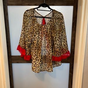 Flowy cute leopard print top.